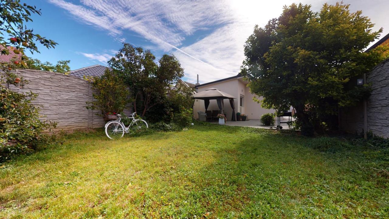 Alia House With Garden In Piestany Villa Exterior foto